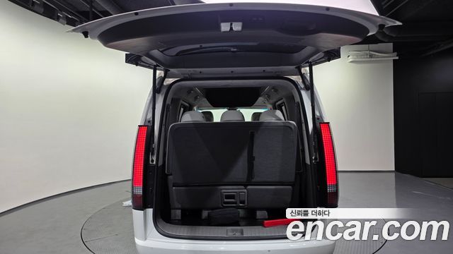 Hyundai Staria 4WD Lounge 7-Seater Limousine 2023 — фото 20