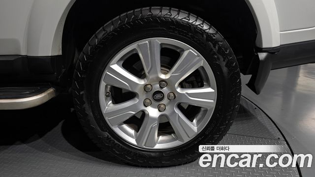 Land Rover Discovery 4 3.0 SDV6 SE 2015 — фото 5