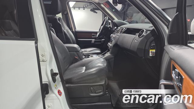 Land Rover Discovery 4 3.0 SDV6 SE 2015 — фото 10