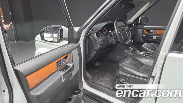 Land Rover Discovery 4 3.0 SDV6 SE 2015 — фото 11