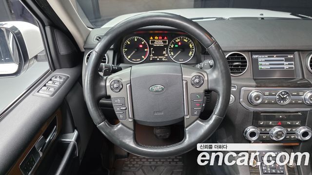 Land Rover Discovery 4 3.0 SDV6 SE 2015 — фото 13