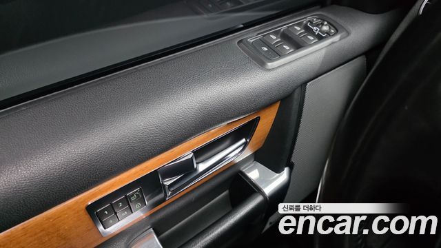 Land Rover Discovery 4 3.0 SDV6 SE 2015 — фото 16