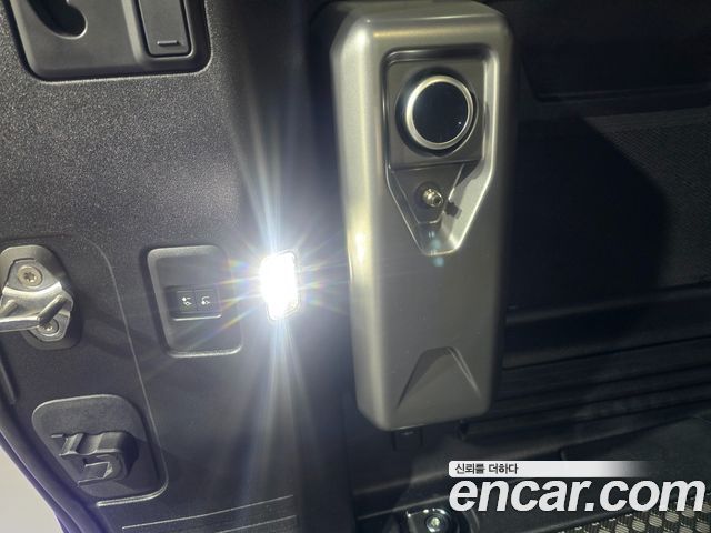 Land Rover Defender (L663) 110 P300 X-Dynamic SE 2025 — фото 24