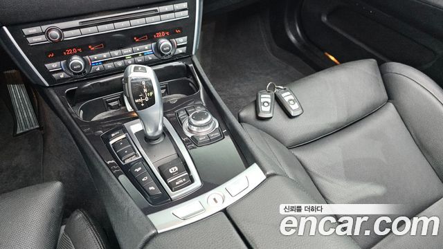 BMW 5 Series GT (F07) GT 50i xDrive 2012 — фото 9