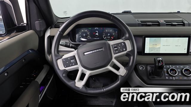 Land Rover Defender (L663) 110 D250 SE 2022 — фото 13