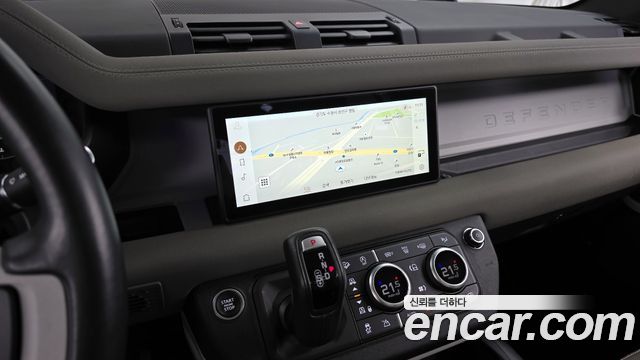 Land Rover Defender (L663) 110 D250 SE 2022 — фото 14