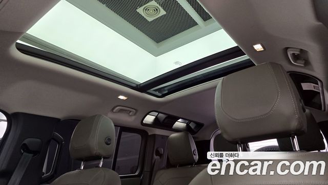 Land Rover Defender (L663) 110 D250 SE 2022 — фото 18