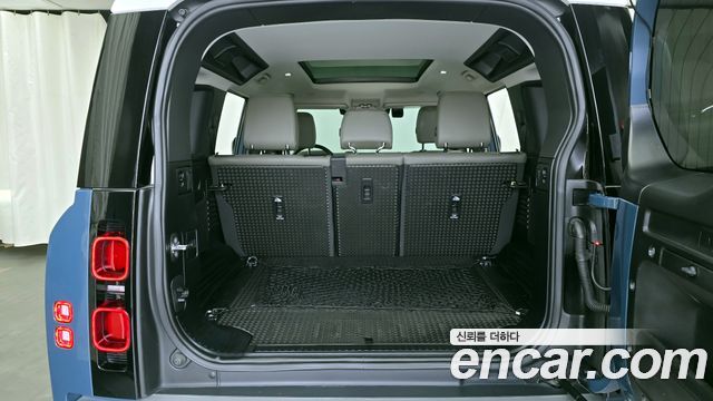 Land Rover Defender (L663) 110 D250 SE 2022 — фото 20