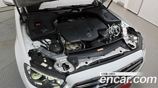 Mercedes-Benz E-Class (W213) E220d 4MATIC Exclusive 2022 — фото 6