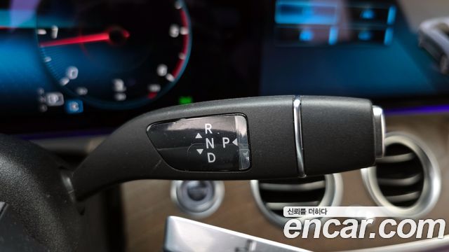 Mercedes-Benz E-Class (W213) E220d 4MATIC Exclusive 2022 — фото 9
