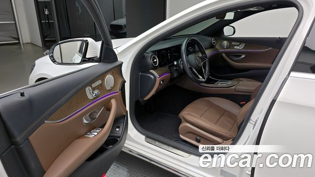Mercedes-Benz E-Class (W213) E220d 4MATIC Exclusive 2022 — фото 11