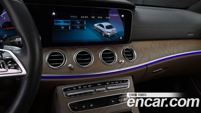Mercedes-Benz E-Class (W213) E220d 4MATIC Exclusive 2022 — фото 16