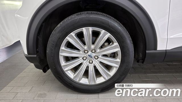 Ford Explorer (VI) 2.3 LimIted 4WD 2020 — фото 5