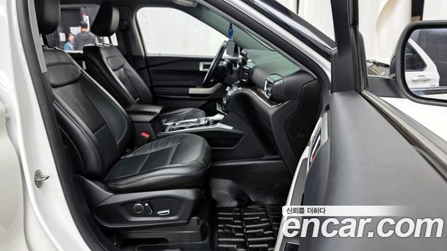 Ford Explorer (VI) 2.3 LimIted 4WD 2020 — фото 11