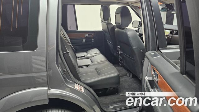 Land Rover Discovery 4 3.0 SDV6 SE 2013 — фото 12