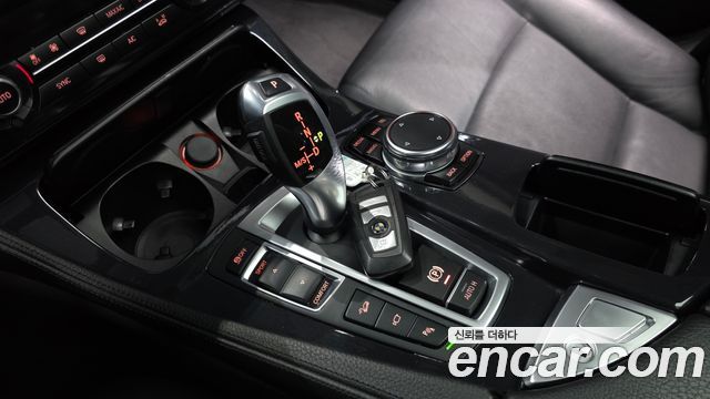 BMW 5 Series (F10) 520d xDrive M Aero Dynamic 2016 — фото 9