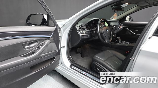BMW 5 Series (F10) 520d xDrive M Aero Dynamic 2016 — фото 10