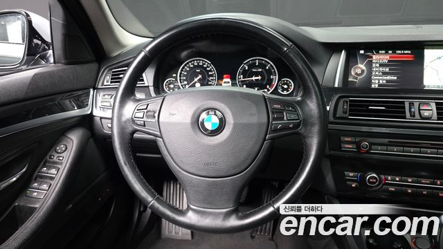 BMW 5 Series (F10) 520d xDrive M Aero Dynamic 2016 — фото 13