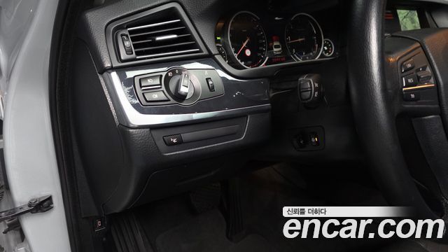 BMW 5 Series (F10) 520d xDrive M Aero Dynamic 2016 — фото 14