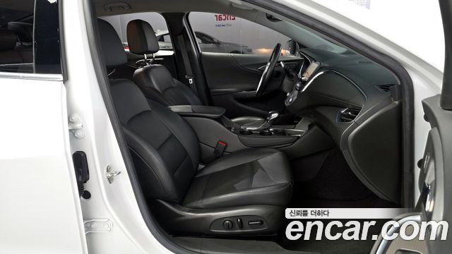 Chevrolet Malibu 2.0 Turbo LT Special 2021 — фото 15