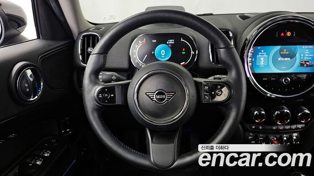 MINI Cooper Countryman Classic Plus Launch Pack 2nd Gen 2023 — фото 13