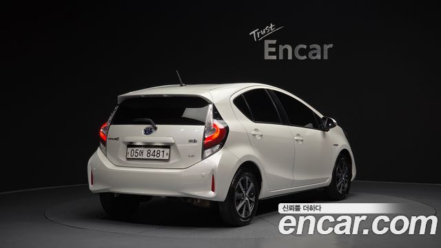 Toyota Prius C 1.5 2019 — фото 2