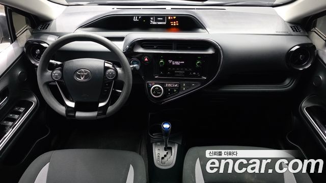 Toyota Prius C 1.5 2019 — фото 7