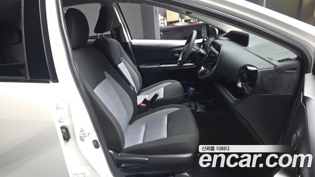 Toyota Prius C 1.5 2019 — фото 11