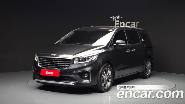 Kia Carnival Gasoline 9-Seater Prestige