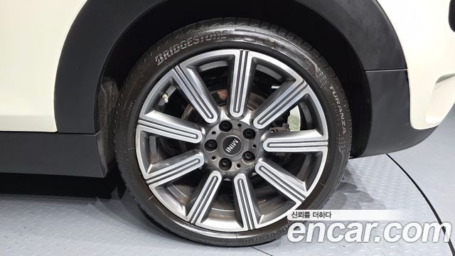 MINI Cooper S Clubman Classic 2nd 2023 — фото 21