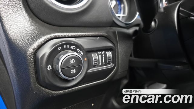 Jeep Wrangler (JL) 2.0 Overland Power Top 4Door 2022 — фото 18