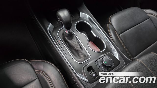 Chevrolet Traverse 3.6 AWD LT Leather Premium 2021 — фото 9