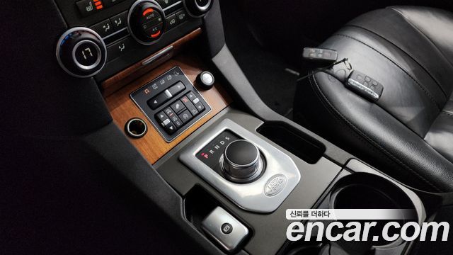 Land Rover Discovery 4 3.0 SDV6 SE 2016 — фото 9
