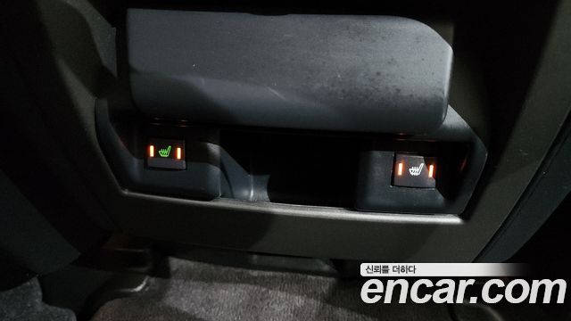 Land Rover Discovery 4 3.0 SDV6 SE 2016 — фото 18