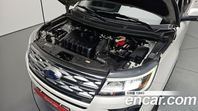 Ford Explorer 2.3 Limited 4WD 5th 2018 — фото 6