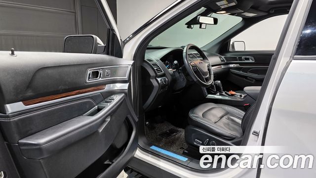 Ford Explorer 2.3 Limited 4WD 5th 2018 — фото 11