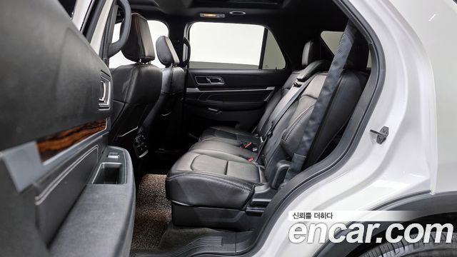 Ford Explorer 2.3 Limited 4WD 5th 2018 — фото 12