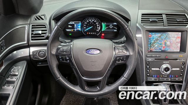 Ford Explorer 2.3 Limited 4WD 5th 2018 — фото 13