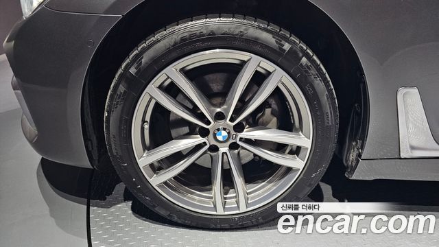 BMW 7 Series (G11) 730Ld xDrive M Sport 2017 — фото 5