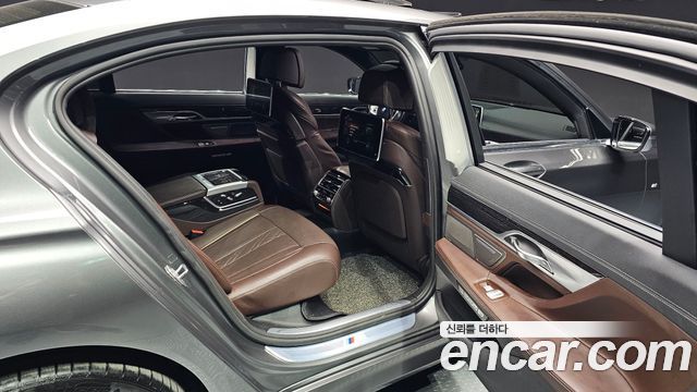 BMW 7 Series (G11) 730Ld xDrive M Sport 2017 — фото 11