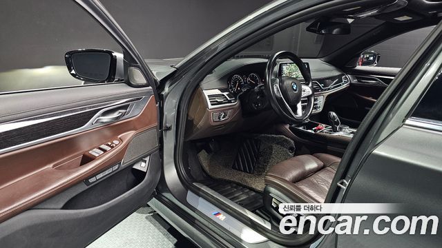 BMW 7 Series (G11) 730Ld xDrive M Sport 2017 — фото 12