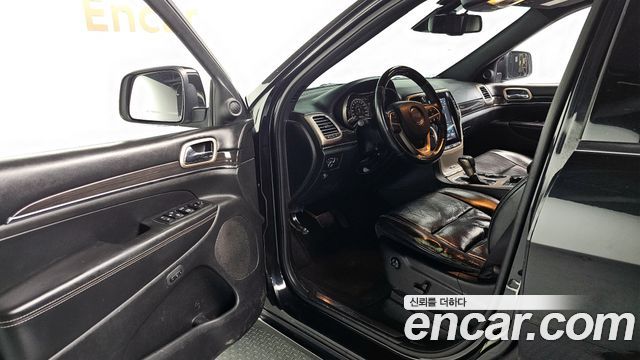 Jeep Grand Cherokee 3.0 Diesel Overland WK2 2016 — фото 11