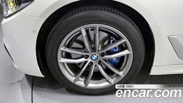 BMW 5 Series (G30) 530i xDrive M Sport Package Plus 2018 — фото 5