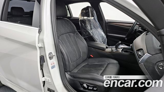 BMW 5 Series (G30) 530i xDrive M Sport Package Plus 2018 — фото 10