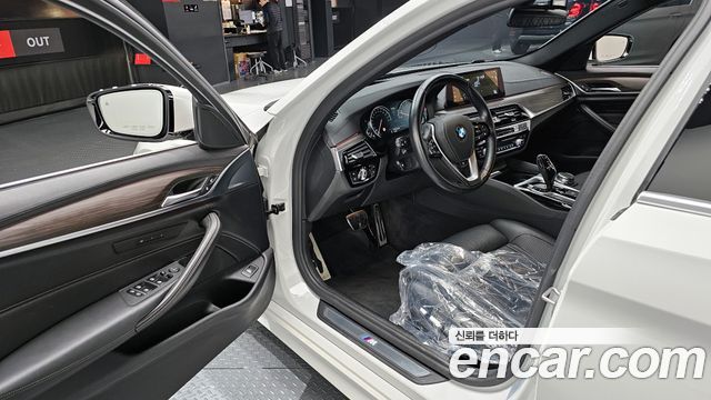 BMW 5 Series (G30) 530i xDrive M Sport Package Plus 2018 — фото 11