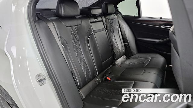 BMW 5 Series (G30) 530i xDrive M Sport Package Plus 2018 — фото 12