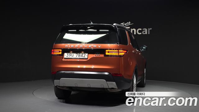 Land Rover Discovery 5 3.0 TD6 HSE Luxury 2018 — фото 4