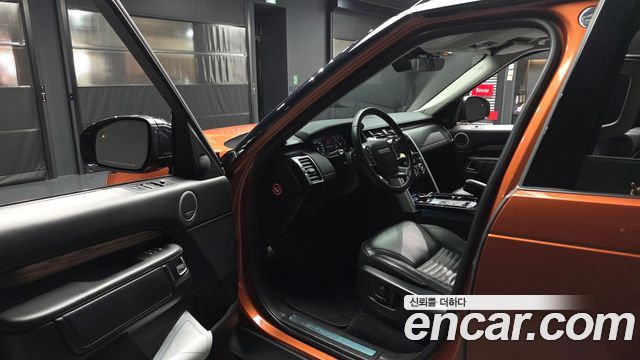 Land Rover Discovery 5 3.0 TD6 HSE Luxury 2018 — фото 10
