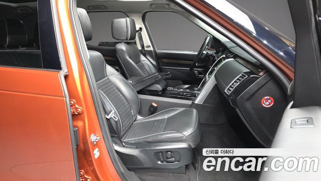 Land Rover Discovery 5 3.0 TD6 HSE Luxury 2018 — фото 11