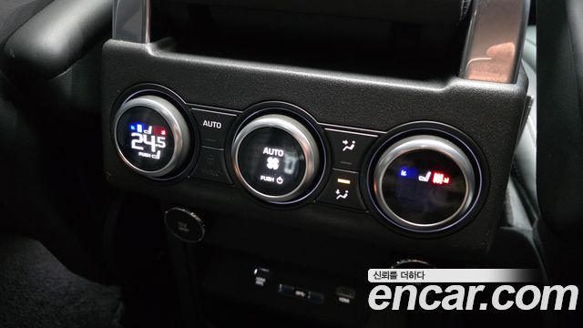 Land Rover Discovery 5 3.0 TD6 HSE Luxury 2018 — фото 19